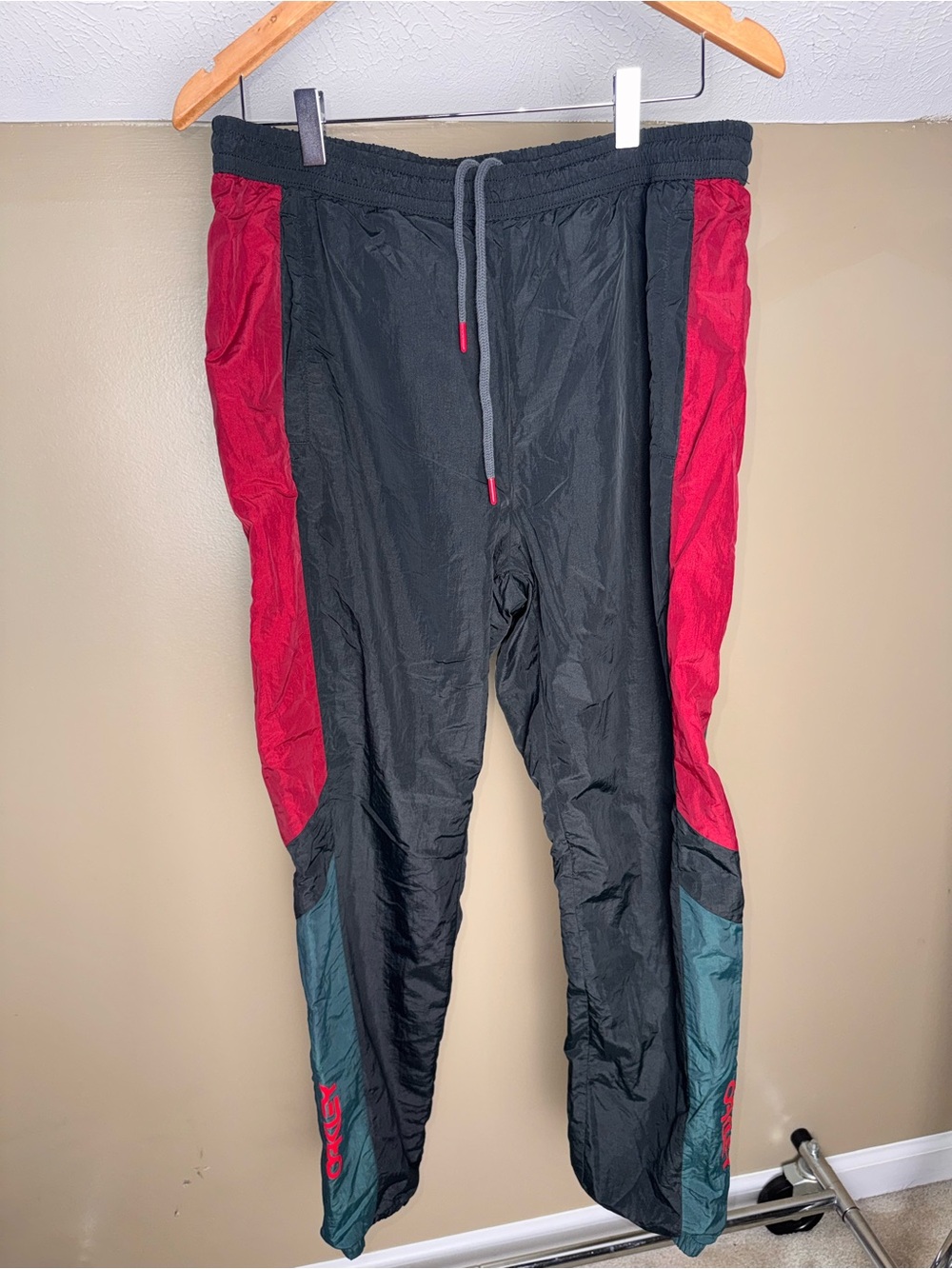 Oakley Pants Medium Custom Fit Jogger Colorblock Windbreaker Mens XL